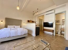 Kubler's House-  By Beach Apartments TLV