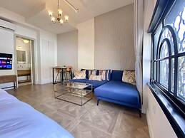 Kubler's House-  By Beach Apartments TLV