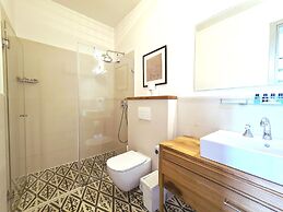 Kubler's House-  By Beach Apartments TLV