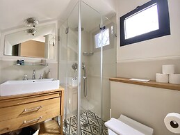 Kubler's House-  By Beach Apartments TLV