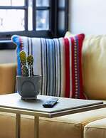 Kubler's House-  By Beach Apartments TLV