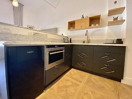 Kubler's House-  By Beach Apartments TLV