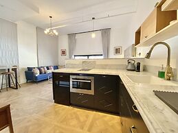 Kubler's House-  By Beach Apartments TLV