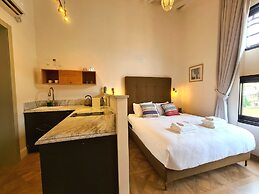 Kubler's House-  By Beach Apartments TLV