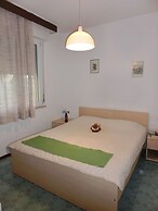 Holiday Home With Pool Garden and Fireplace