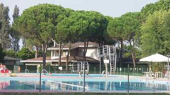 Holiday Home With Pool Garden and Fireplace