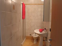 Modern and Cozy Apartment Close to the Beach