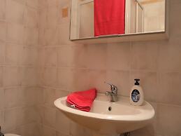 Modern and Cozy Apartment Close to the Beach