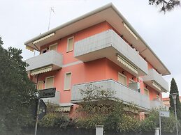 Modern and Cozy Apartment Close to the Beach