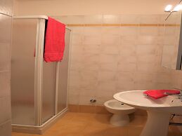 Modern and Cozy Apartment Close to the Beach