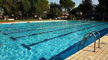 Three-room Apartment With Garden and Swimming Pool - By Beahost Rental