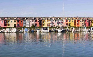 Modern Lovely Studio With Swimming Pool by Beahost Rentals