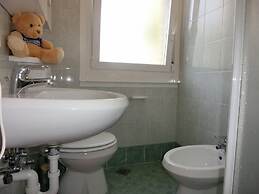 Comfortable Apartment With Parking Near the Beach