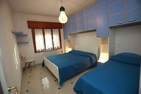 Cozy Villa With Large Garden Near the Beach