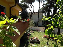 Cozy Villa With Large Garden Near the Beach