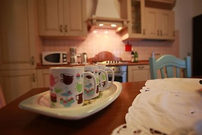 Cozy Villa With Large Garden Near the Beach