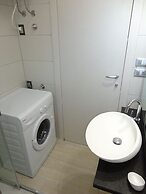 Nice Apartment With Balcony For 6 People - by Beahost Rentals