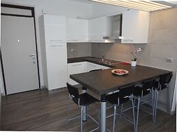 Nice Apartment With Balcony For 6 People - by Beahost Rentals