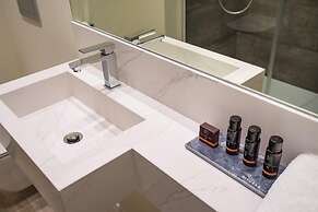 Fresh Velazquez Apartments