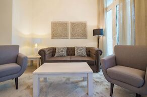 Fresh Velazquez Apartments