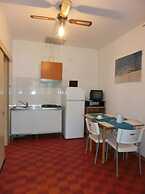 Comfy Villa With Private Garden and Parking