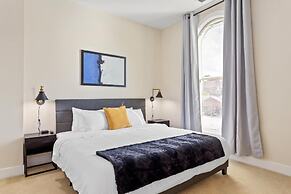 King Bed Walk Score 91 Near King ST Close to DCA