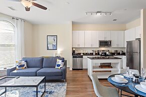 King Bed Walk Score 91 Near King ST Close to DCA