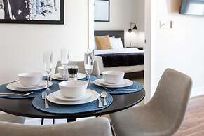 King Bed Walk Score 91 Near King ST Close to DCA