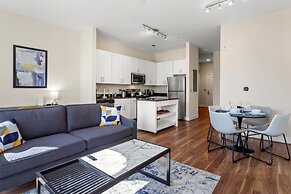 King Bed Walk Score 91 Near King ST Close to DCA