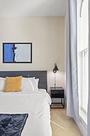 King Bed Walk Score 91 Near King ST Close to DCA