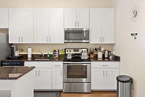 Comfortable Old Town Alexandria Patio Near DCA