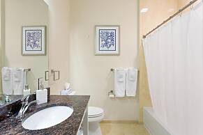 Comfortable Old Town Alexandria Patio Near DCA