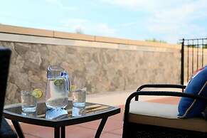 Comfortable Old Town Alexandria Patio Near DCA