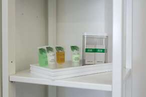 12 M to Naval Acadmey Waterfront Calming Paradise