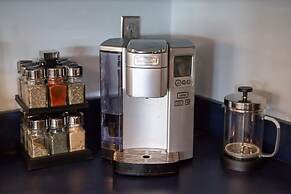 12 M to Naval Acadmey Waterfront Calming Paradise