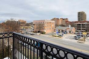 Close to DCA OLD Town With Rooftop Access