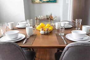 2BR Walking Score 98 King St Old Town Wifi