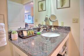 Walk Score 91 Balcony Near King ST