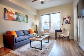 Walk Score 91 Balcony Near King ST