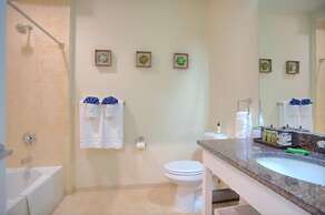 Walk Score 91 Balcony Near King ST