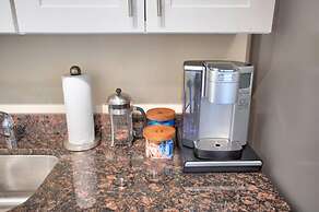 Walk Score 91 Balcony Near King ST