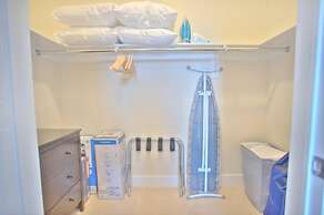 Walk Score 91 Balcony Near King ST