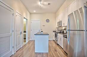 Walk Score 91 Balcony Near King ST