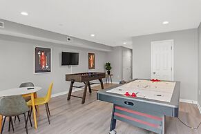 Waterfront 4BR 1st Floor Master Family Ready Bwi