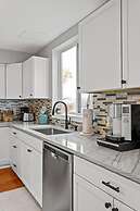 Waterfront 4BR 1st Floor Master Family Ready Bwi