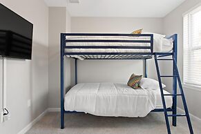 Waterfront 4BR 1st Floor Master Family Ready Bwi