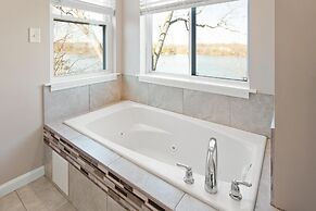 Waterfront 4BR 1st Floor Master Family Ready Bwi