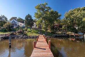 Waterfront 4BR 1st Floor Master Family Ready Bwi