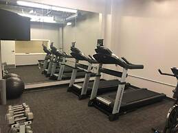 OLD Town Close to DCA King BED Walkscore 91