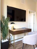 OLD Town Close to DCA King BED Walkscore 91